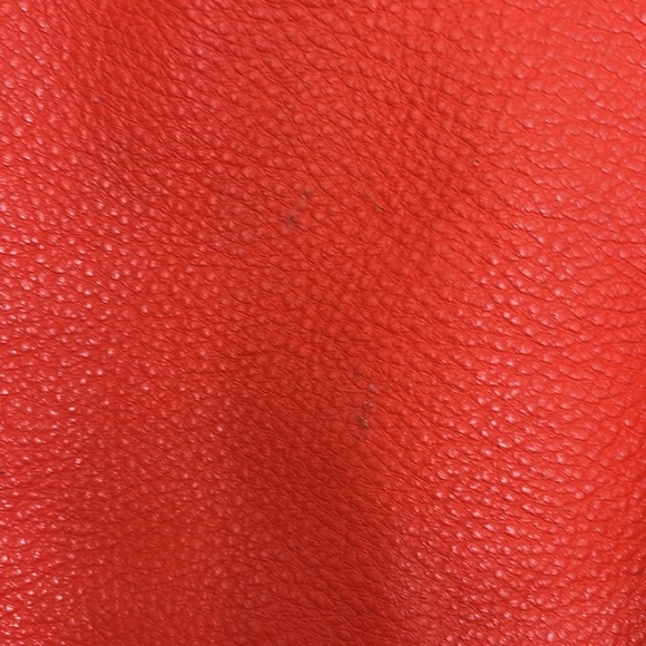 Marc Jacobs Orange Leather Hobo Style Bag with Gold Hardware - Picture 3 of 8